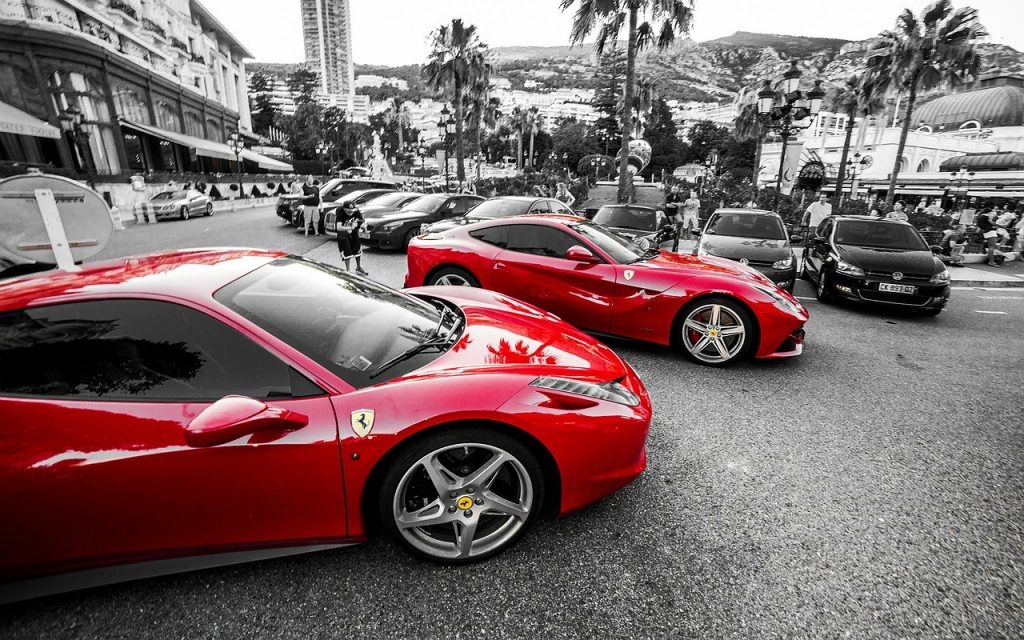 Roter Ferrari 

